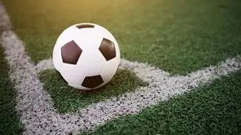 曹格11岁女儿Grace新照流出，挑战高跟鞋造型趣味十足